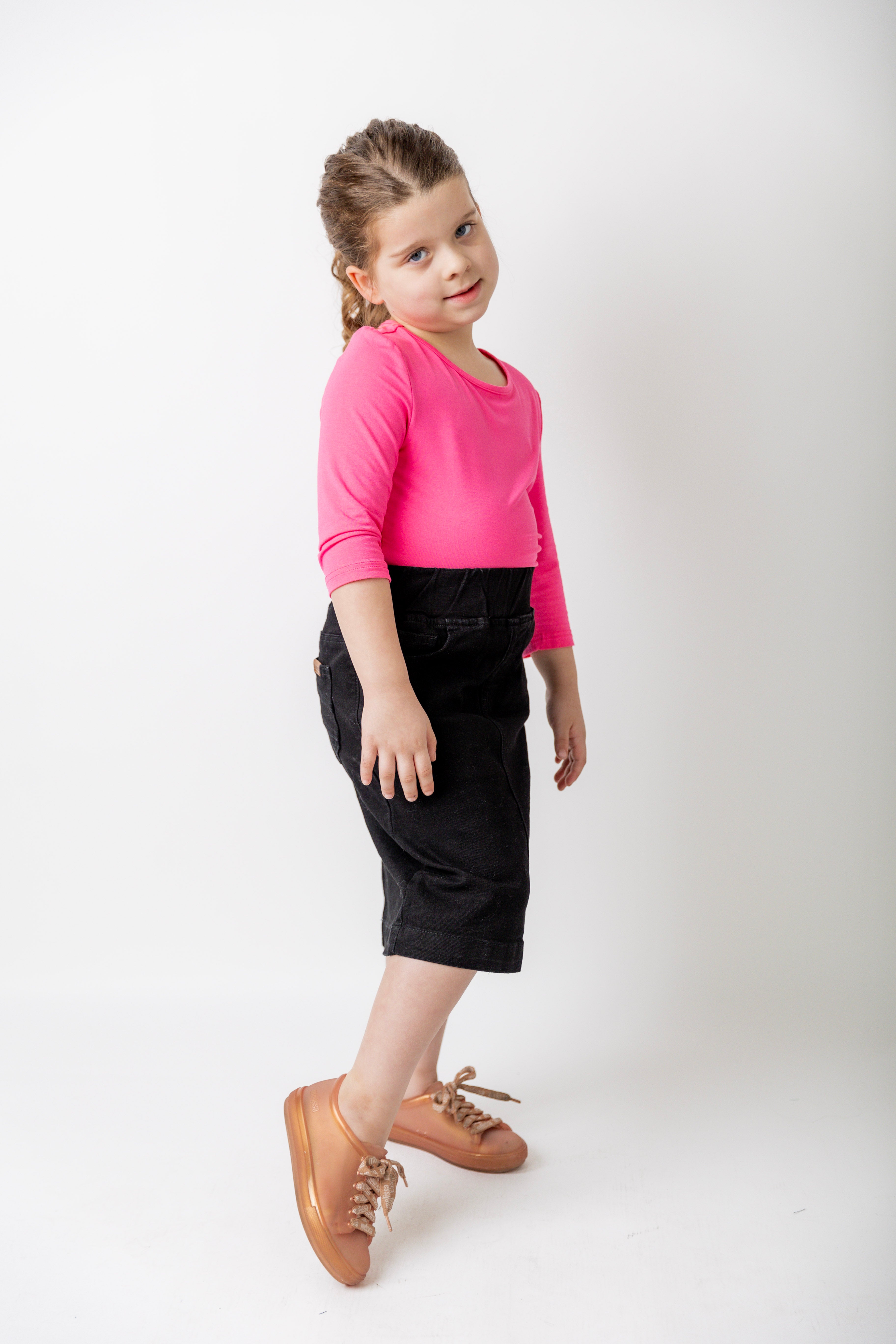 Girls' midi-length modest denim skirt with elastic waistband and pockets – stretch denim Nuggles® exclusive