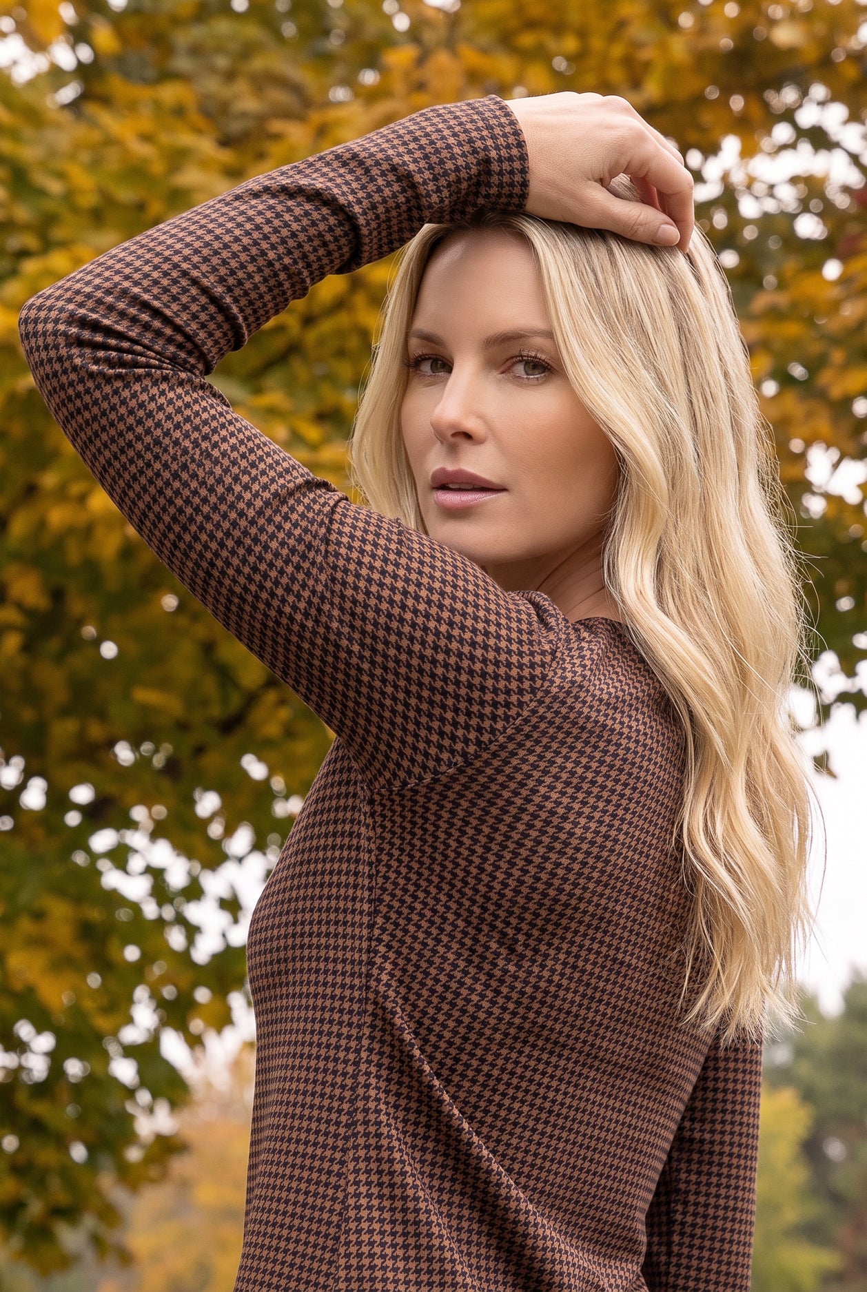 Model wearing Nuggles®  Long Sleeve Essential Tee in Houndstooth
