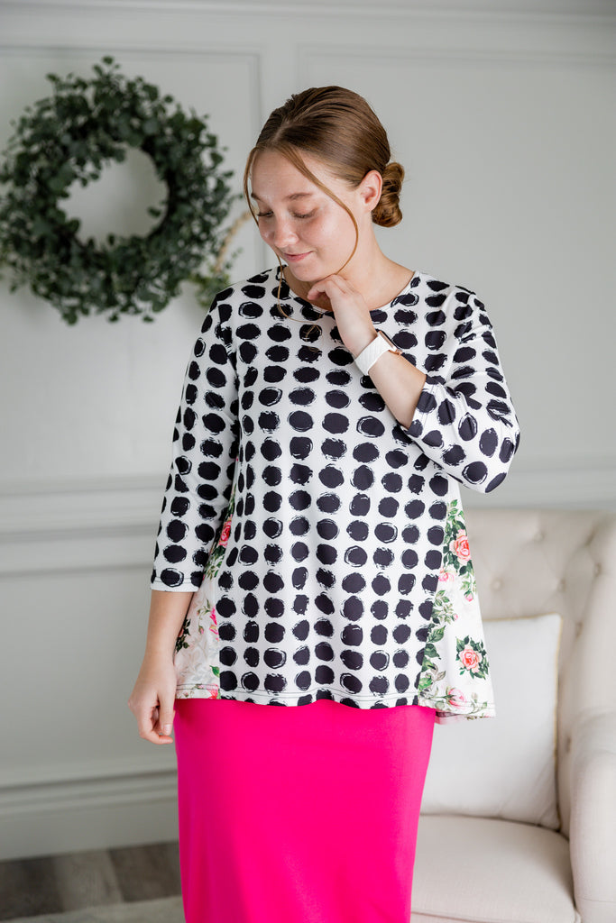 3/4 sleeve modest contrasting gusset style top