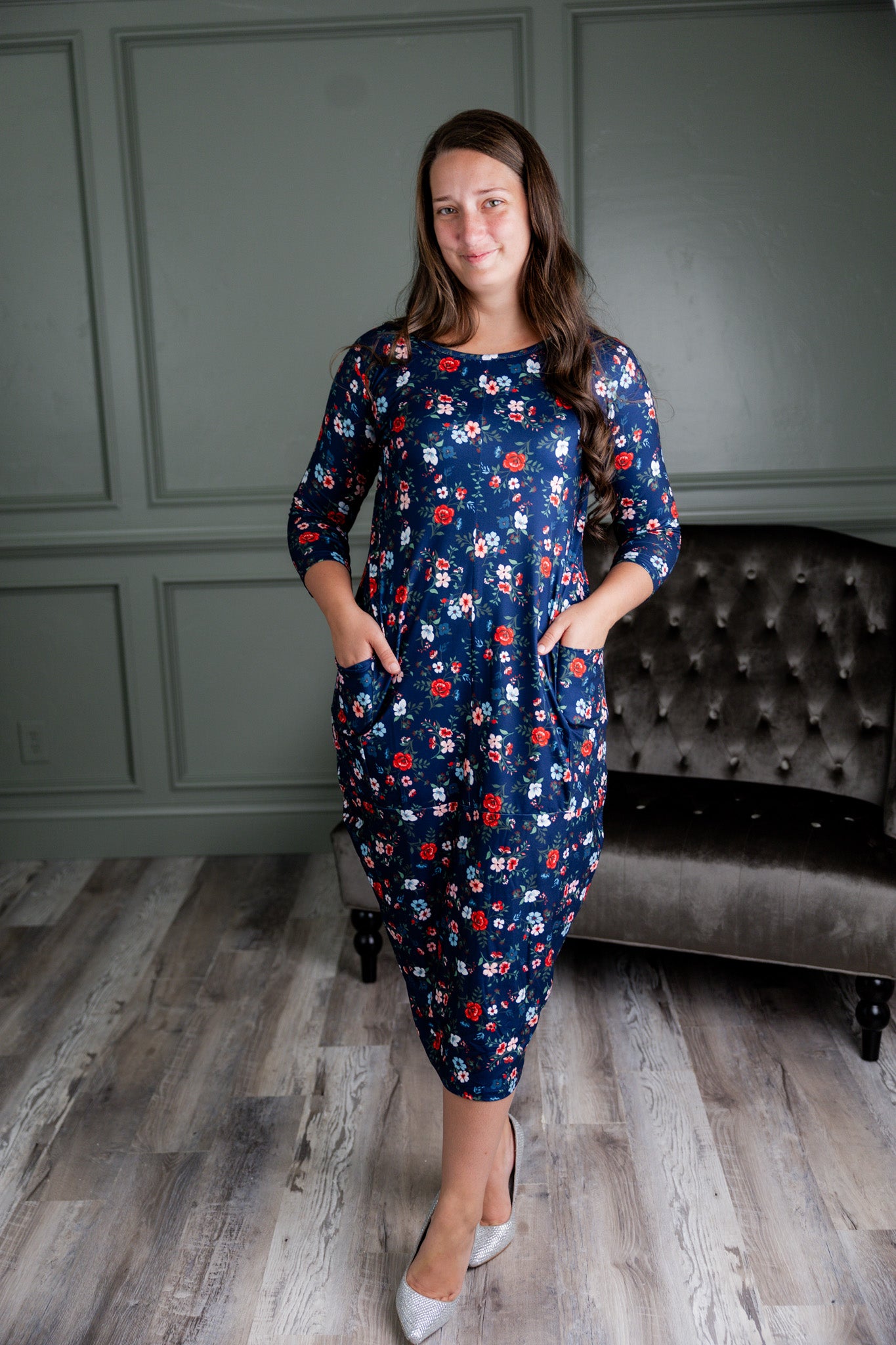 Modest women's Morgan Dress with bubble skirt, hip seam, and side pockets – stylish and comfortable everyday dress by Nuggles®
