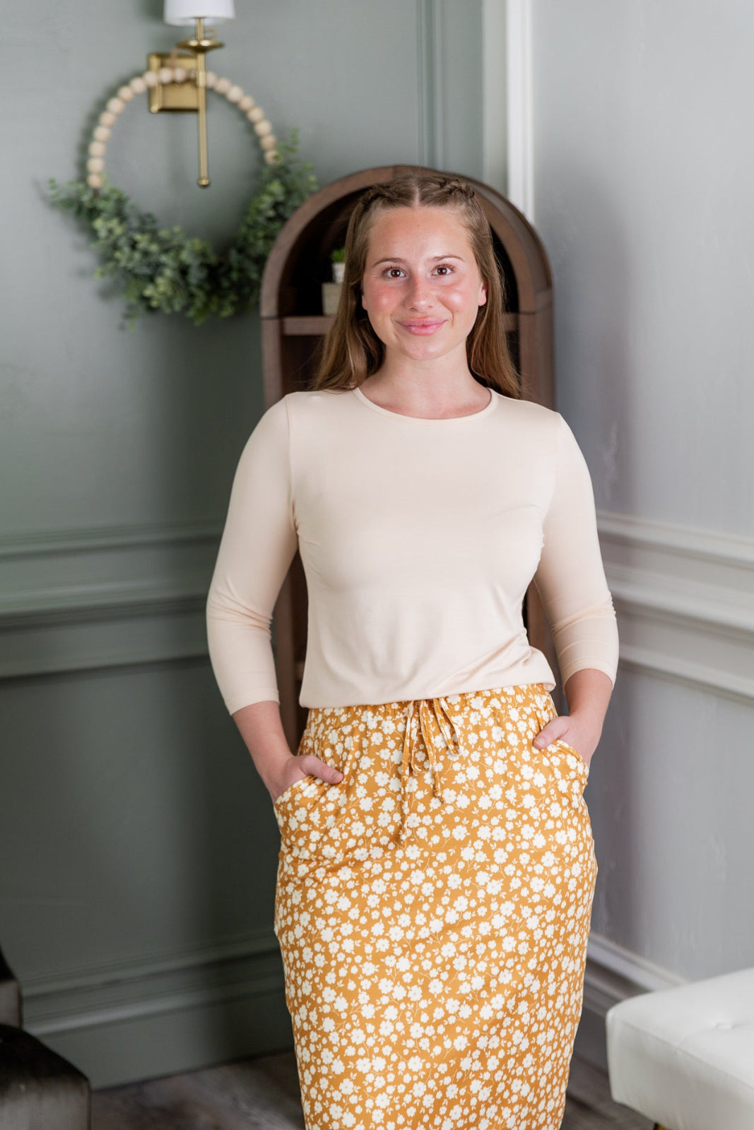 Model wearing Nuggles®3 1" Drawstring Skirt in Vanilla Sprinkle 