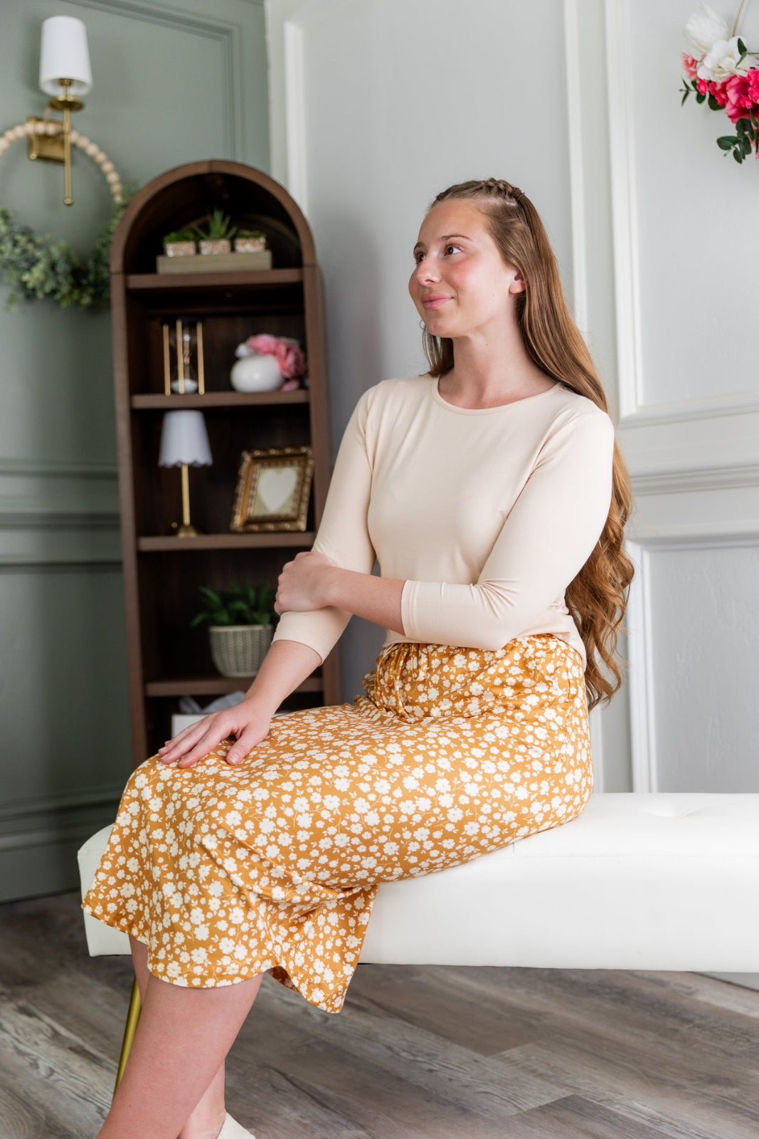 Model wearing Nuggles®3 1" Drawstring Skirt in Vanilla Sprinkle 