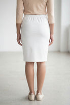 Nuggles® 25-inch classic skirt elastic waistband and straight silhouette