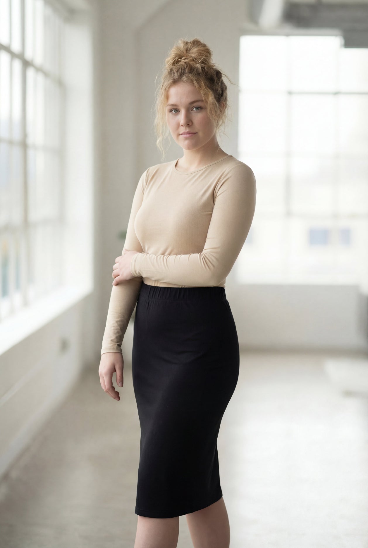 27" Lightweight Lined Pencil Skirt in Black nuggles-clothing