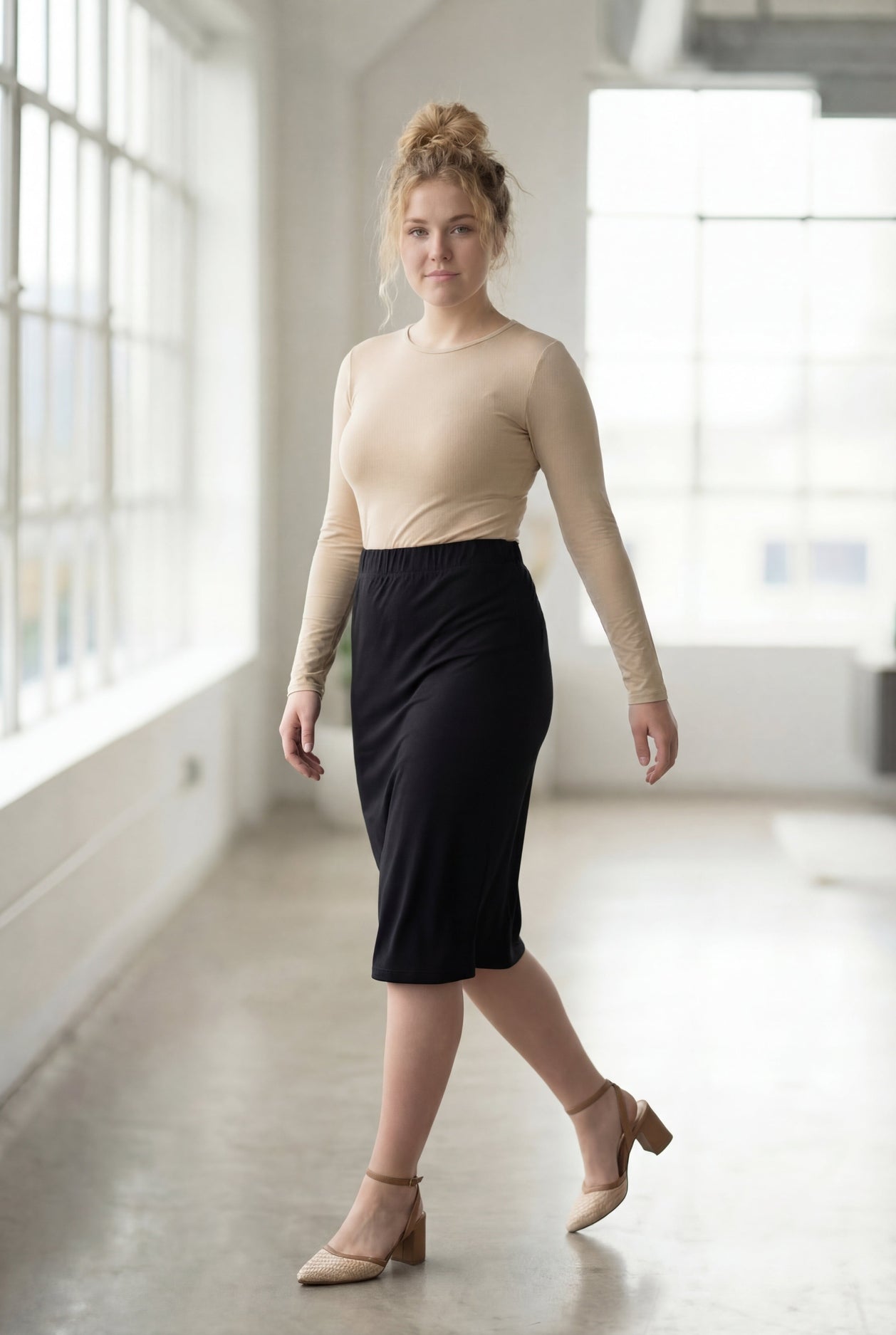 27" Lightweight Lined Pencil Skirt in Black nuggles-clothing