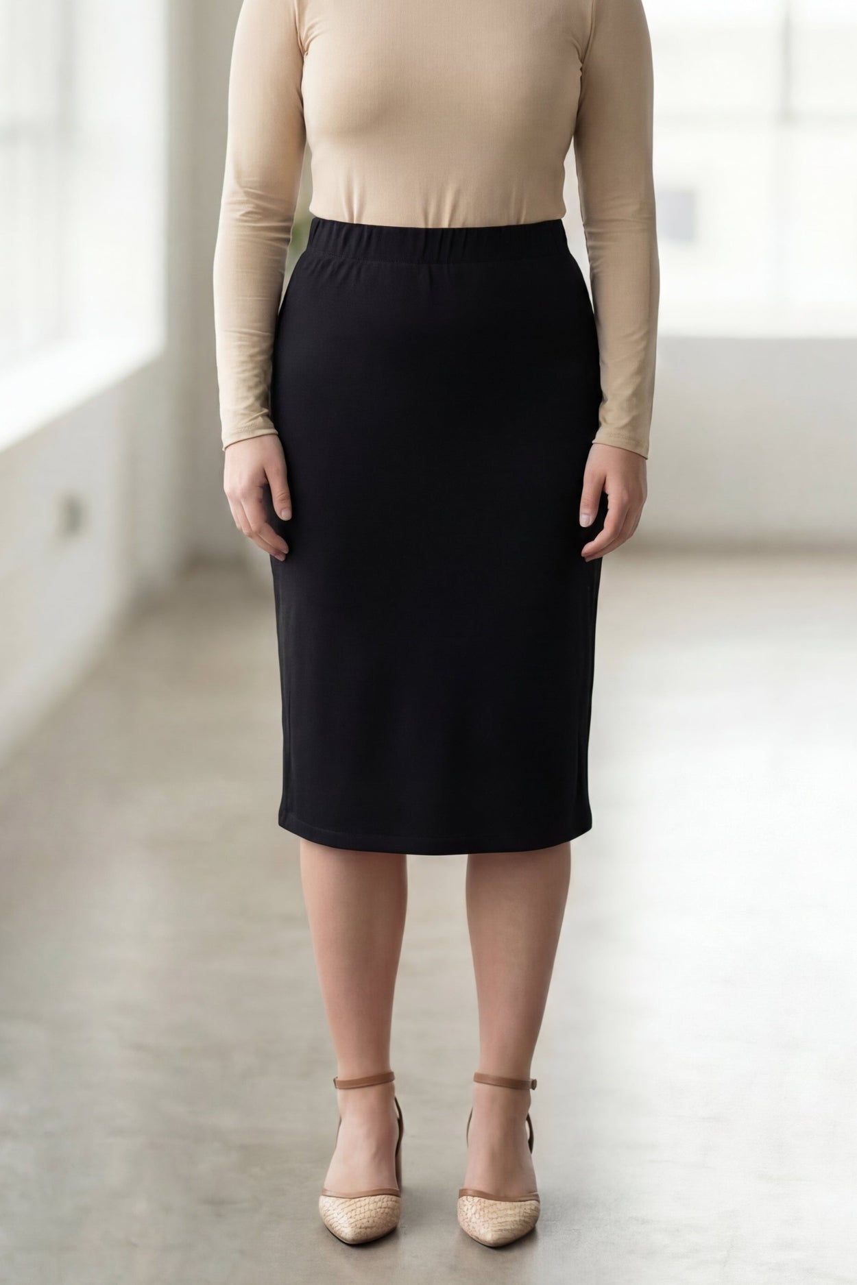 27" Lightweight Lined Pencil Skirt in Black nuggles-clothing