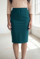 Nuggles® 25-inch classic skirt elastic waistband and straight silhouette