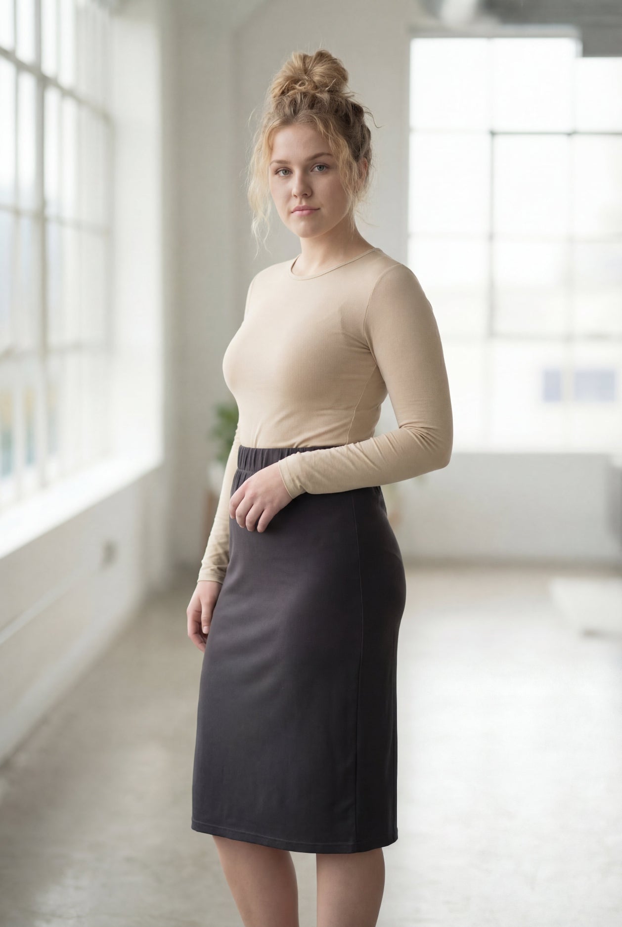 27" Lightweight Lined Pencil Skirt in Steel Grey nuggles-clothing