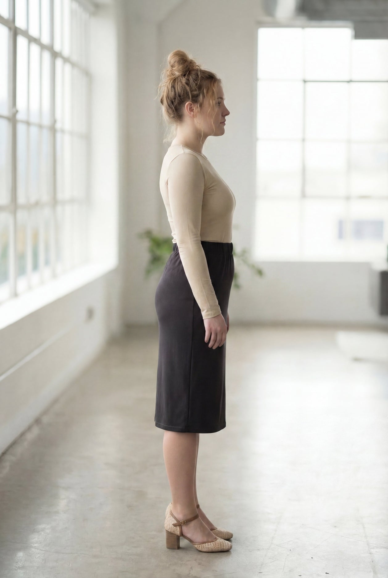 27" Lightweight Lined Pencil Skirt in Steel Grey nuggles-clothing