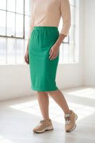 Nuggles® 25-inch classic skirt elastic waistband and straight silhouette