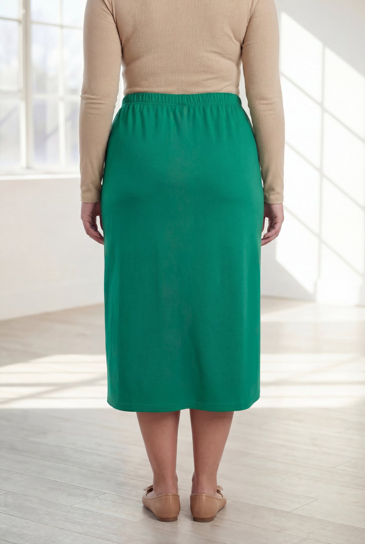 Model wearing Nuggles® 31" Classic Skirt in Kelly Green
