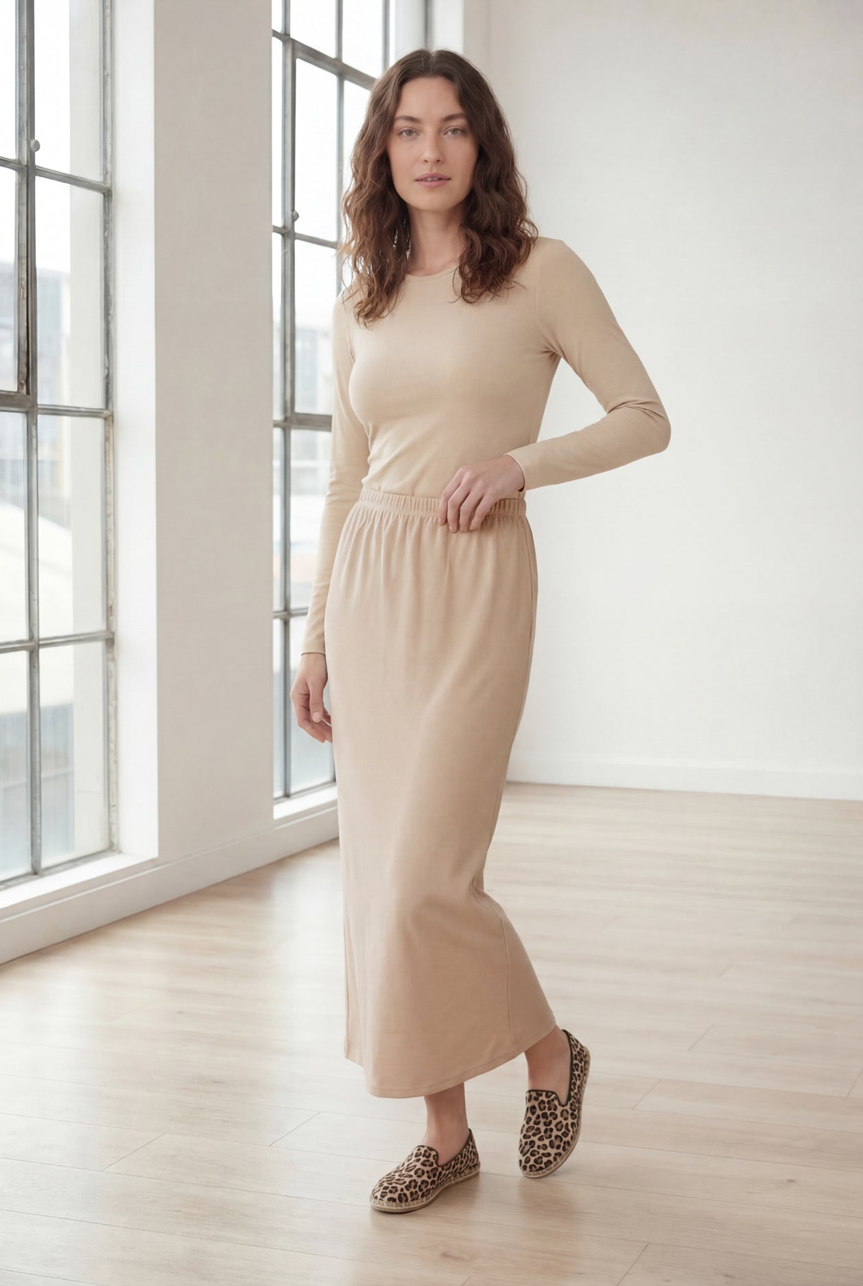 Model wearing Nuggles® 36" Classic Skirt in Khaki
