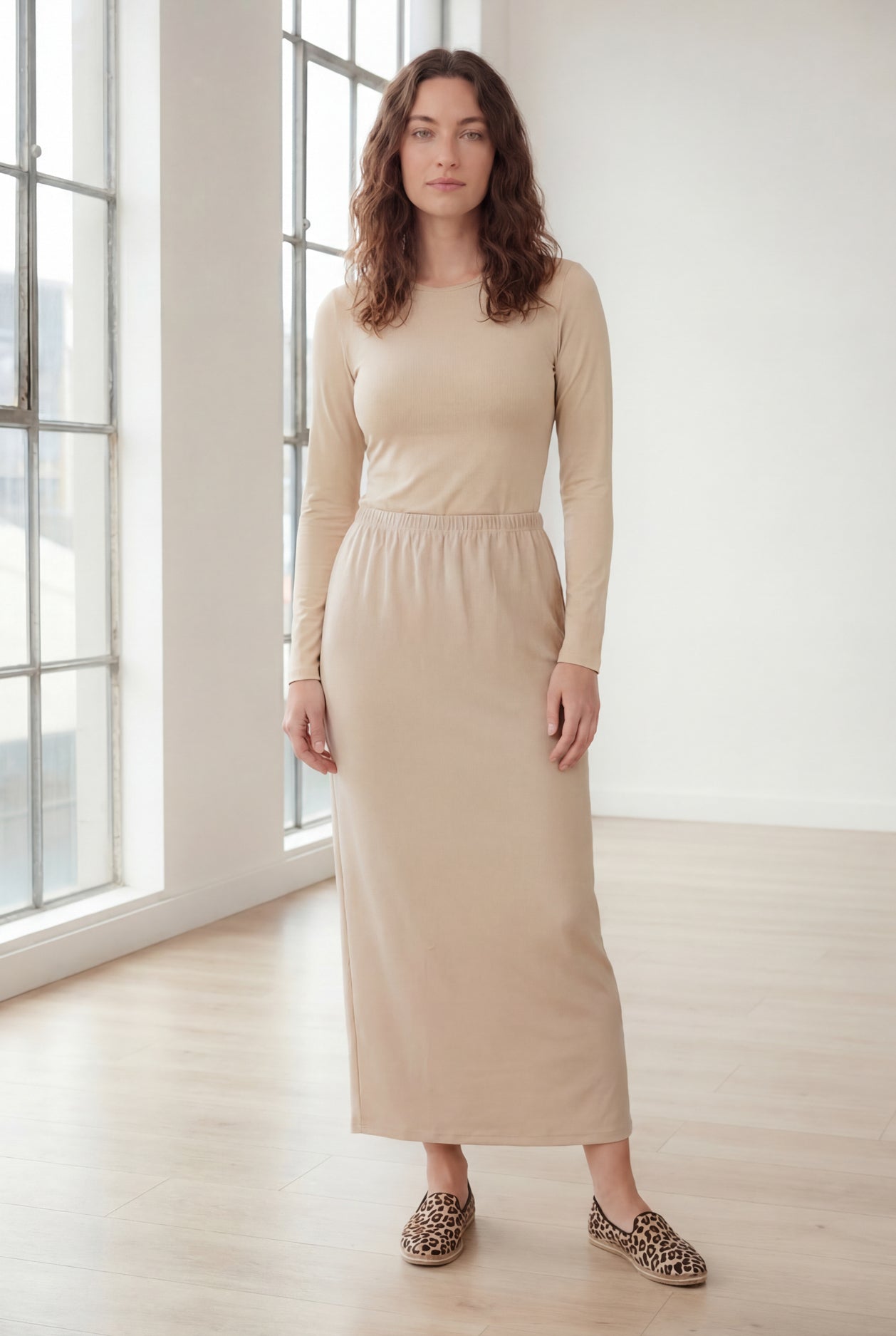 Model wearing Nuggles® 36" Classic Skirt in Khaki