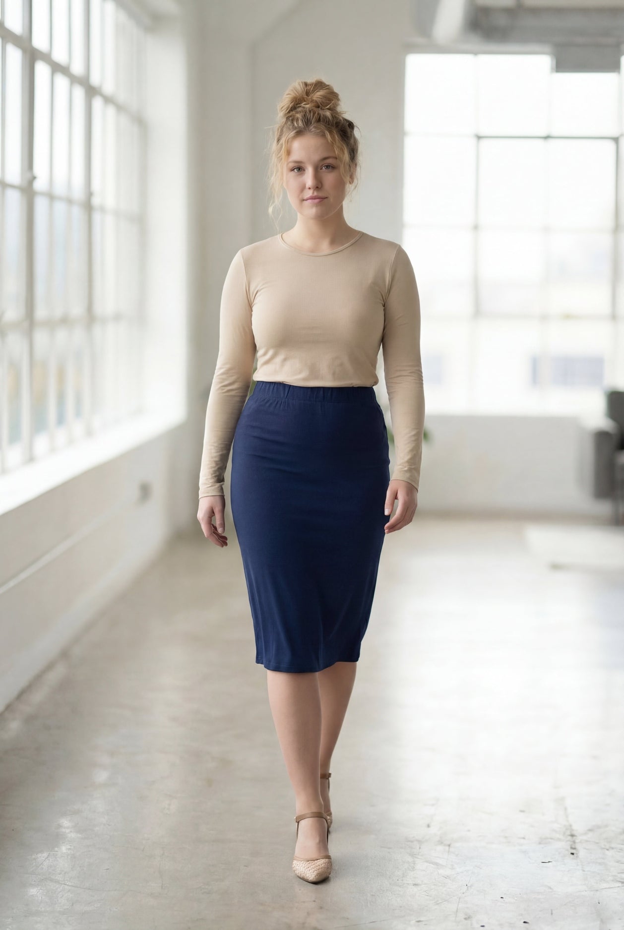 27" Lightweight Lined Pencil Skirt in Navy nuggles-clothing