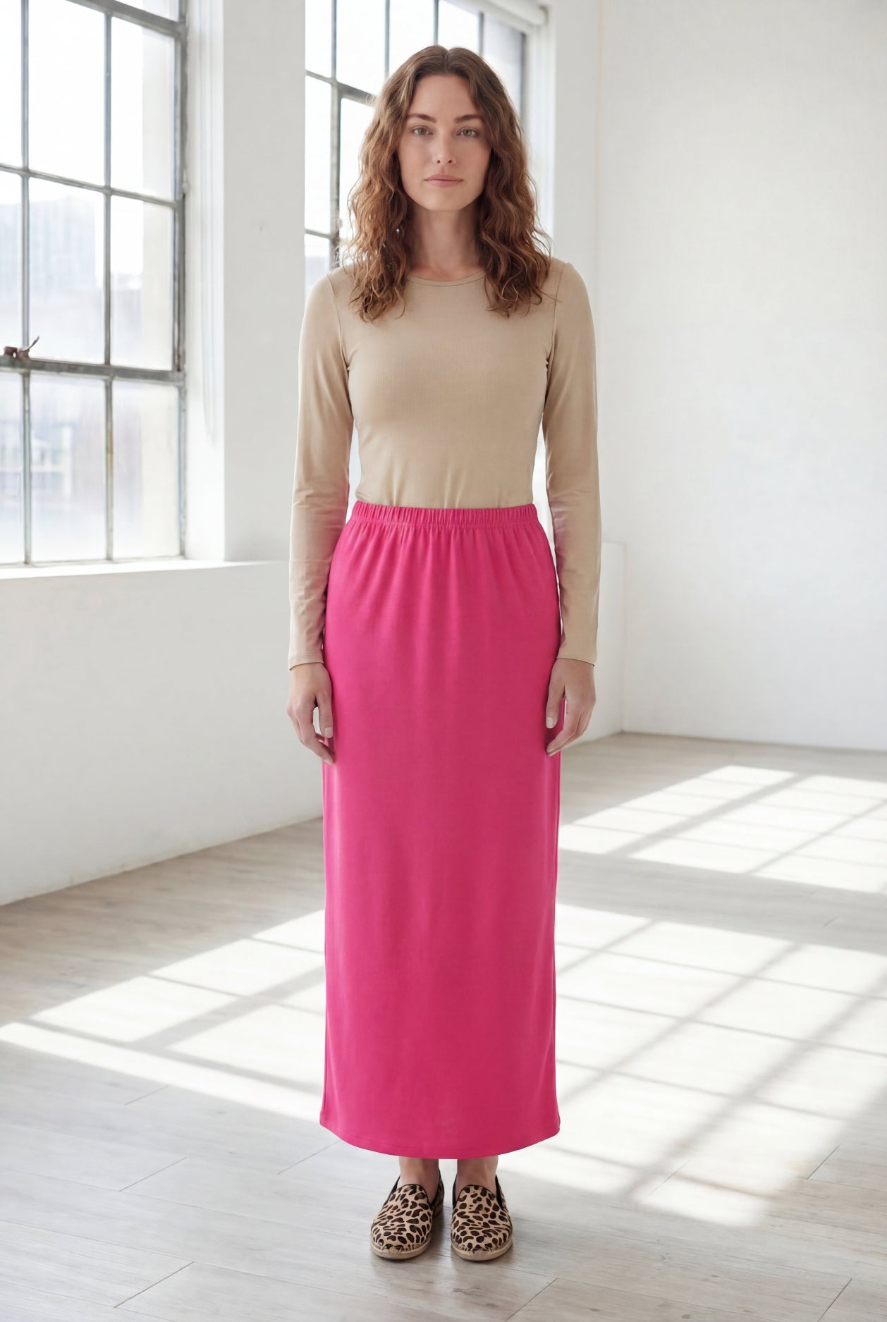 Model wearing Nuggles® 36" Classic Skirt in Rose
