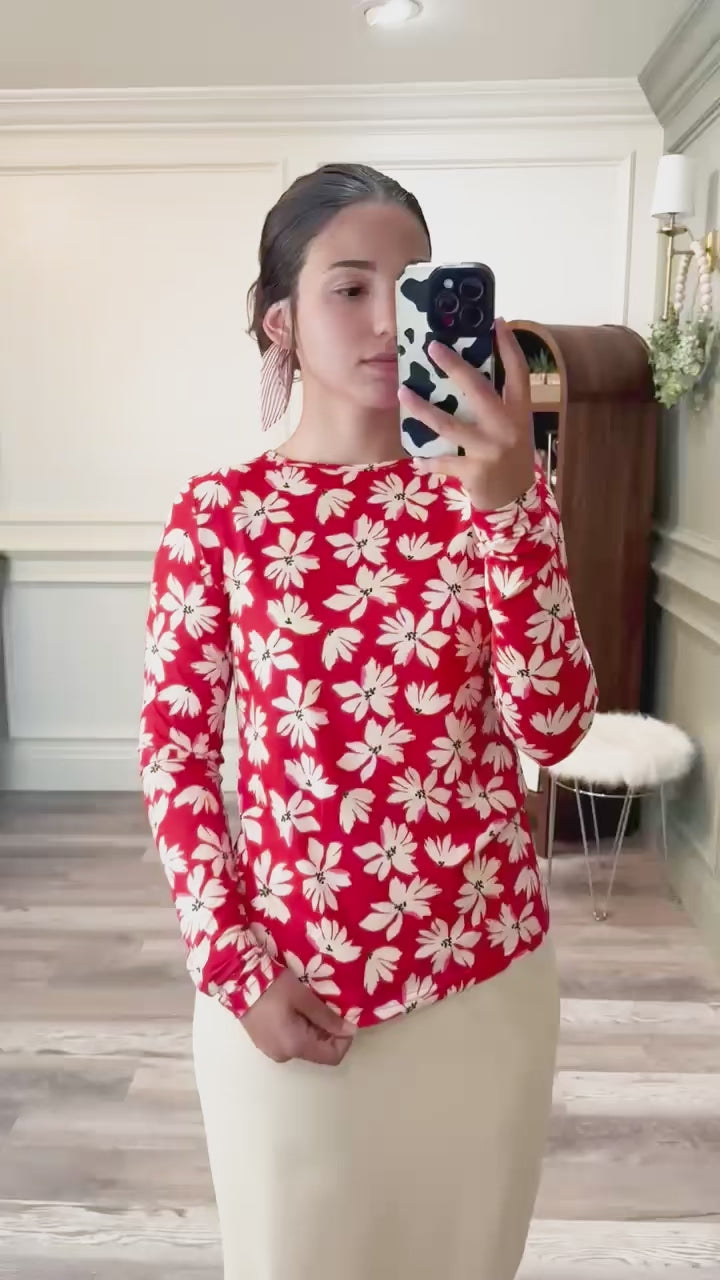 Nuggles® Try on for Essential Long Sleeve Tee