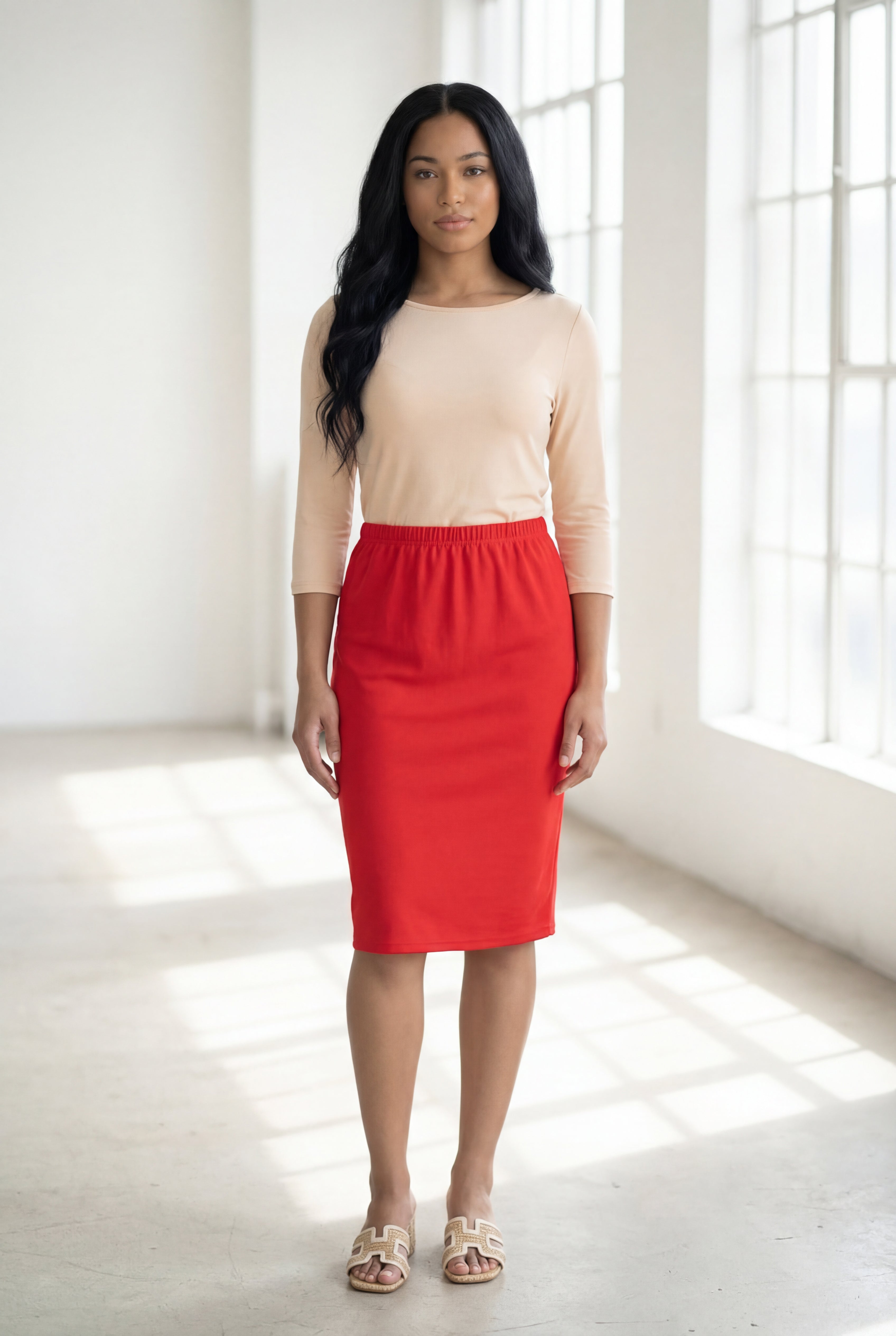 Nuggles® 25-inch classic skirt elastic waistband and straight silhouette