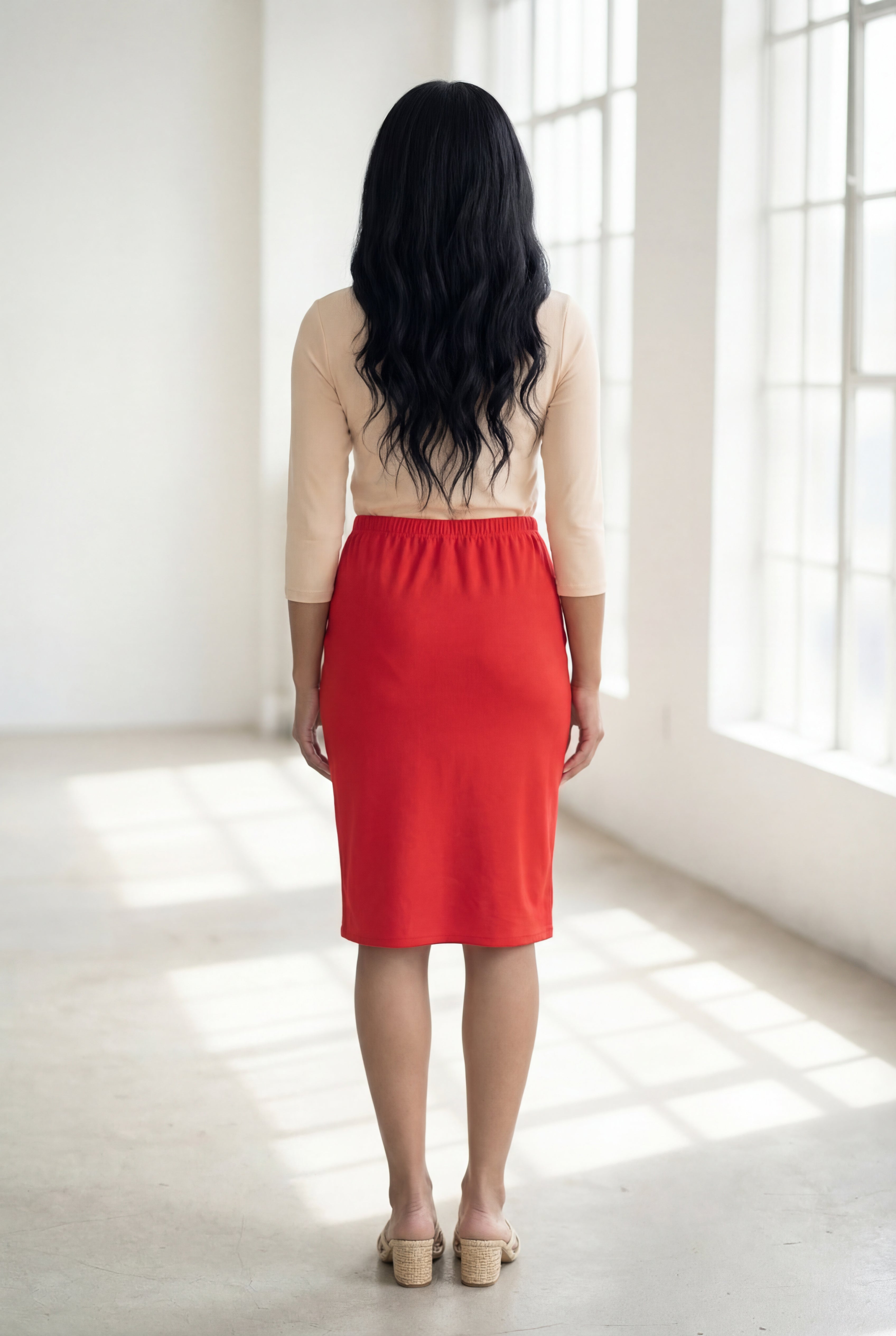 Nuggles® 25-inch classic skirt elastic waistband and straight silhouette