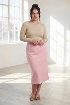 Model wearing Nuggles® 31" Classic Skirt in Rose