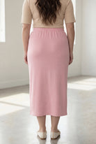 Model wearing Nuggles® 34" Classic Skirt in  Rose