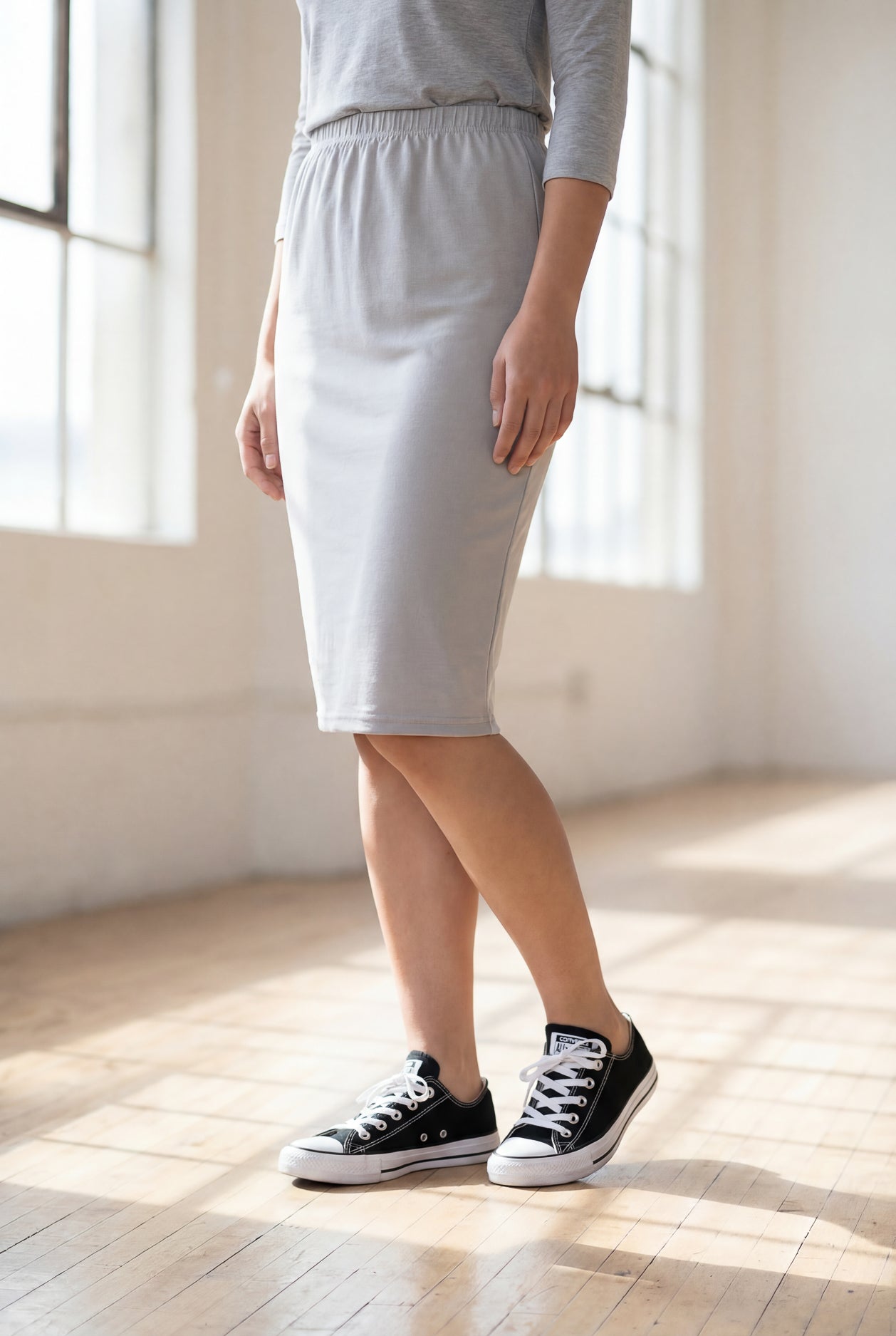 Model wearing Nuggles® 25" Classic Skirt in Silver