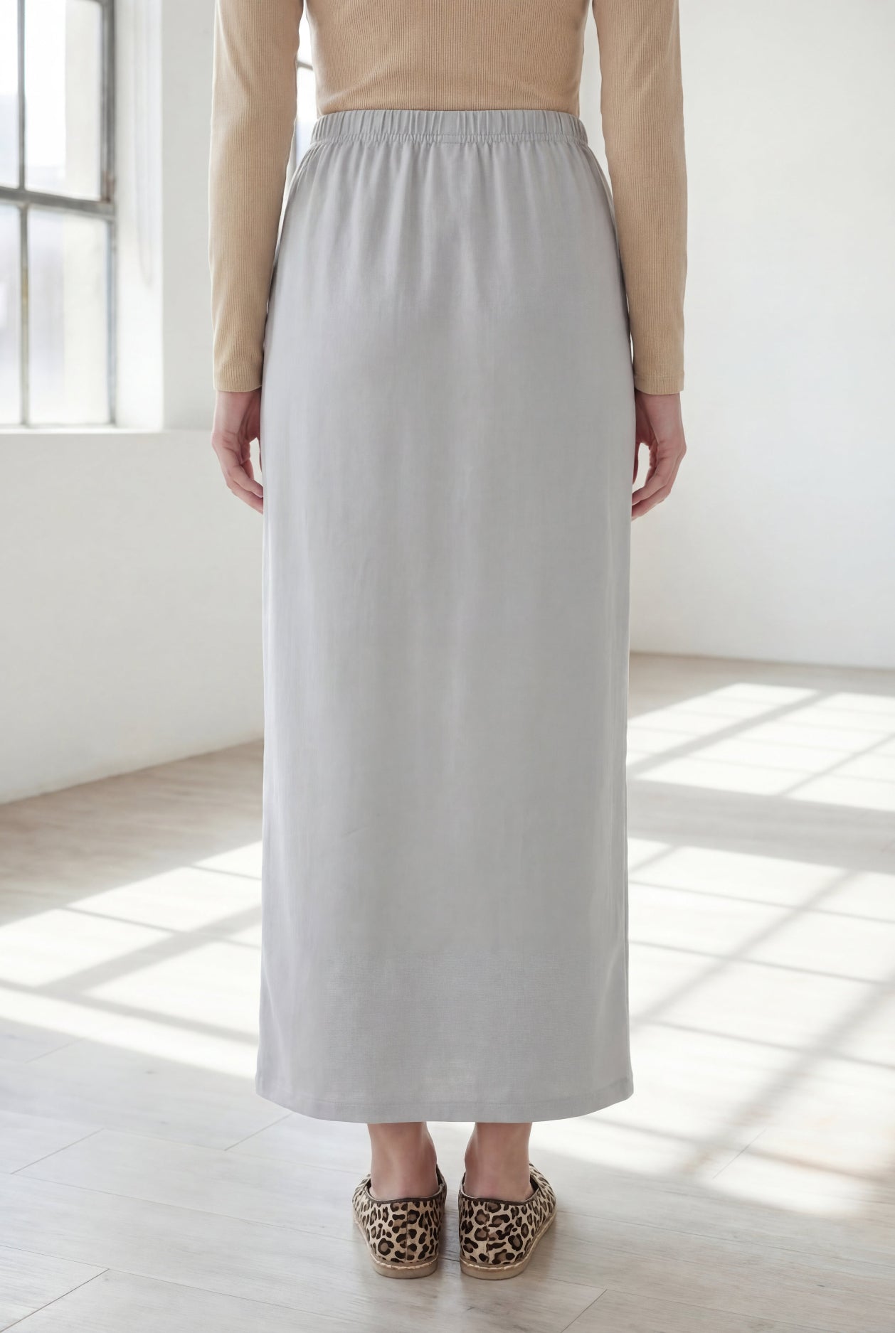 Model wearing Nuggles® 36" Classic Skirt in Silver