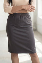 Nuggles® 25-inch classic skirt elastic waistband and straight silhouette