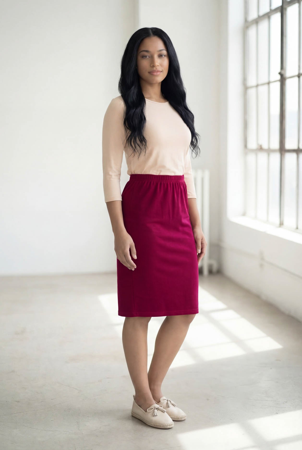 Nuggles® 25-inch classic skirt elastic waistband and straight silhouette
