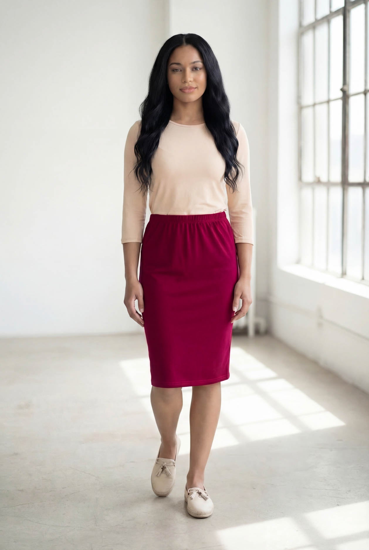 Nuggles® 25-inch classic skirt elastic waistband and straight silhouette