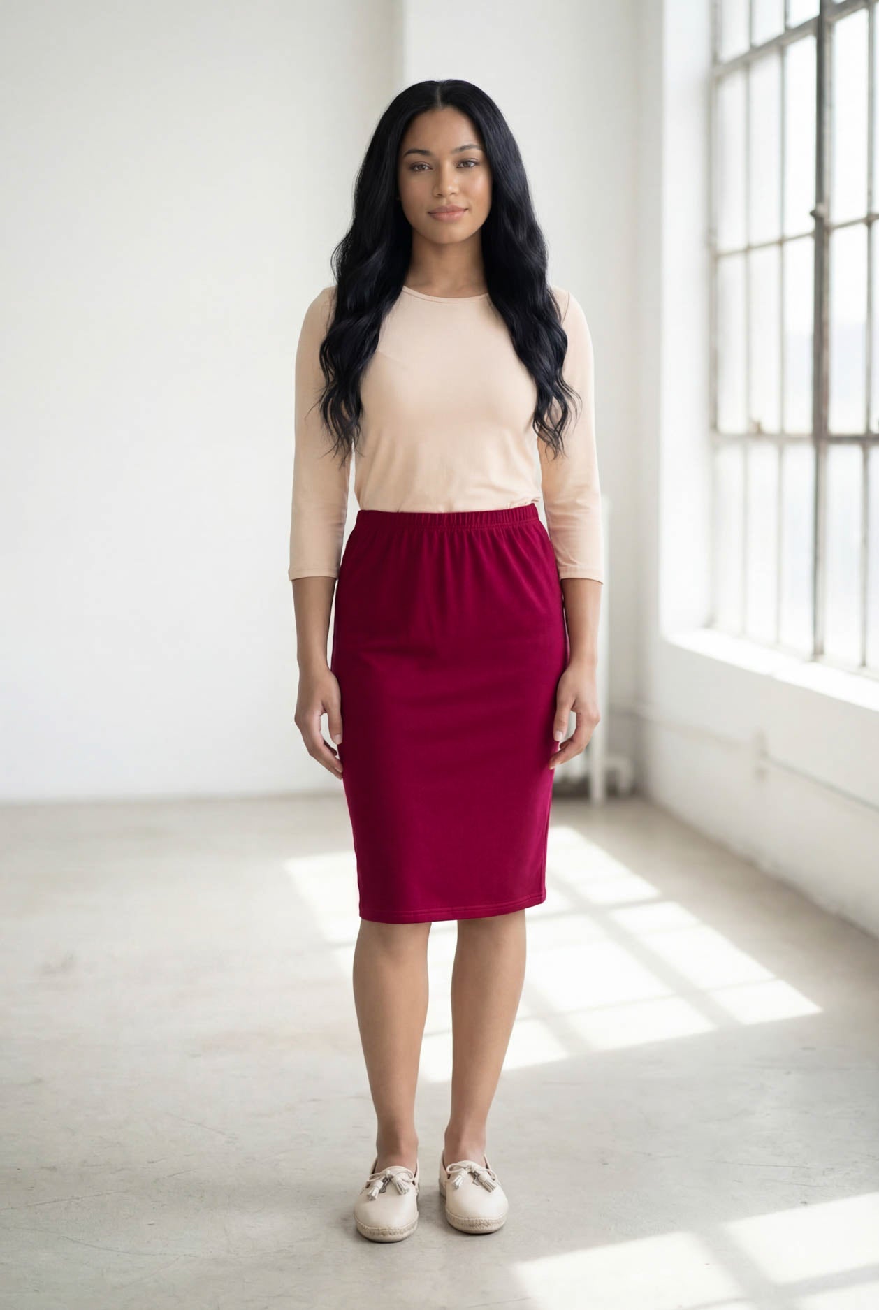 Nuggles® 25-inch classic skirt elastic waistband and straight silhouette